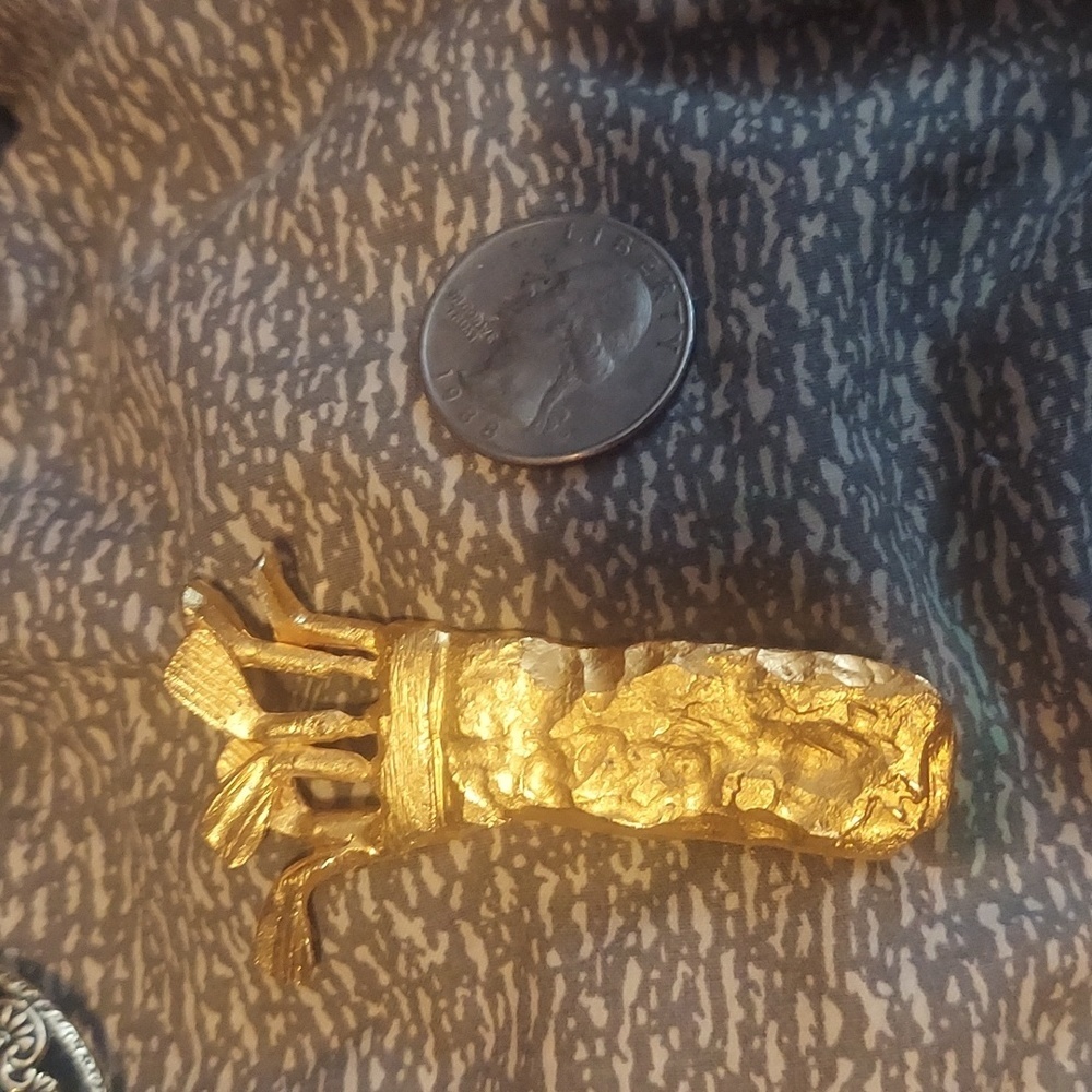 Antique "golden" golf clubs pin!